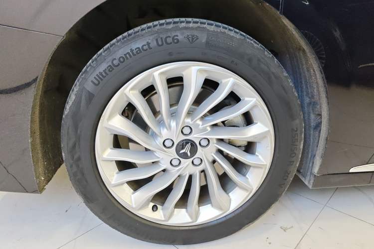 Used VOYAH Dream 2024 PHEV Extended-Range Premium Edition Exterior 5