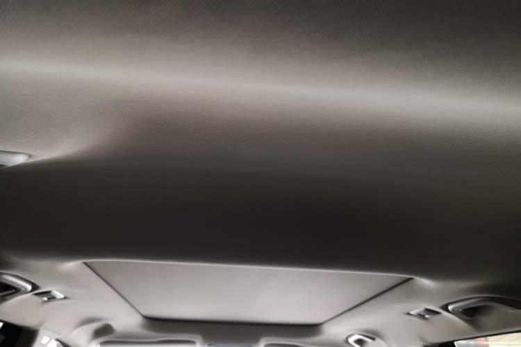 Used Geely Auto Emgrand X7 Sport 2020 1.8TD DCT Two-Wheel Drive Smart Connect 4G-Enabled Version
