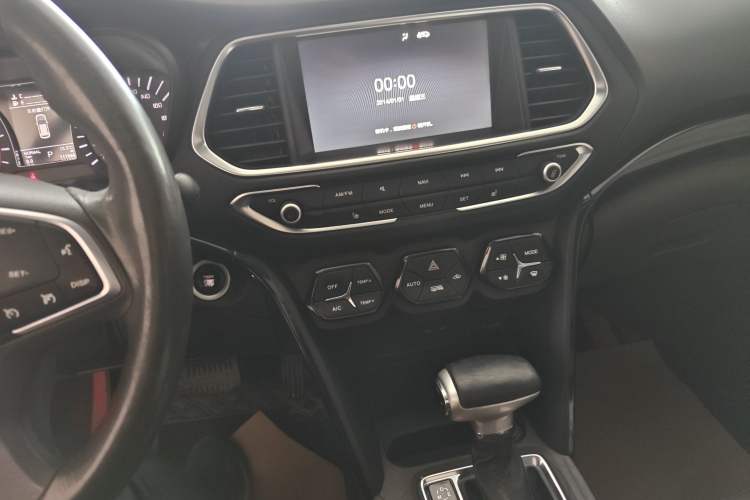 Used GAC Trumpchi GS4 2017 235T Automatic Two-Wheel Drive Luxury Smart Connectivity Version
