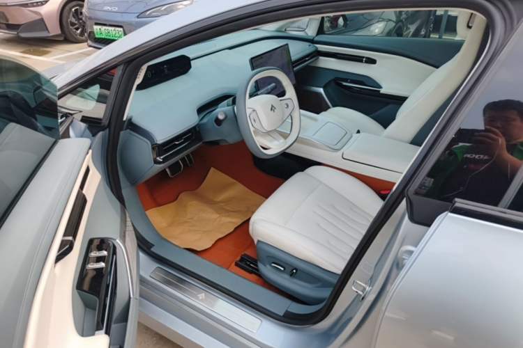 Used Hyptec GT 2023 560 Rear-Drive Tech Edition Driver Seat