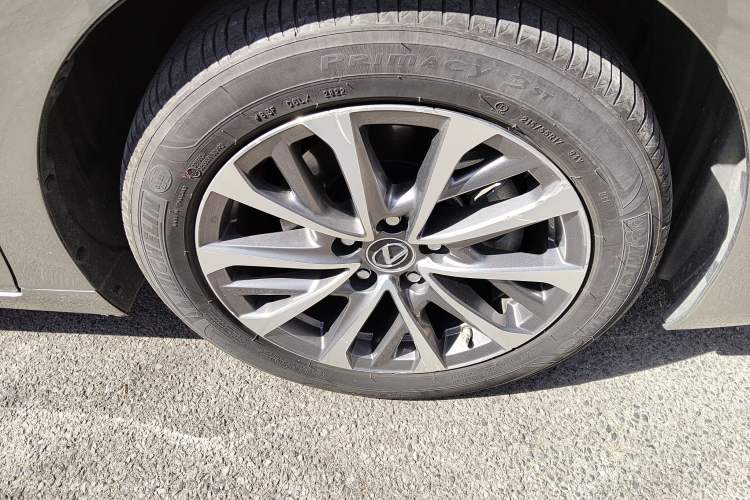 Used Lexus ES 2022 300h Excellence Edition
