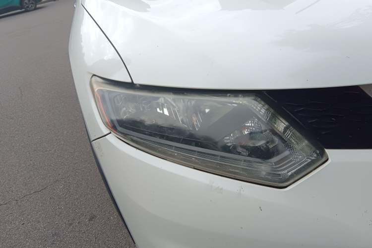 Used Nissan X-Trail 2016 2.5L CVT Sport Edition 4WD Right Front Headlight