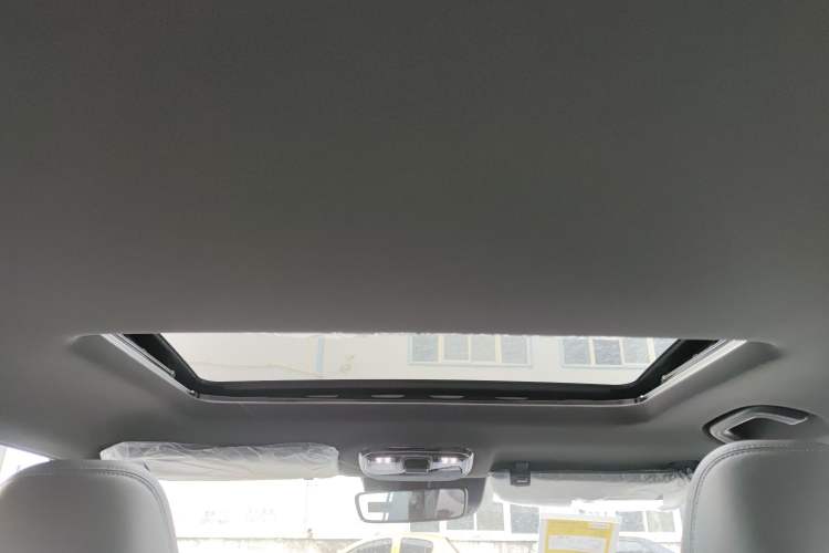 Used Geely Auto Emgrand X7 Sport 2026 Model 1.5TD Aspirational Headliner