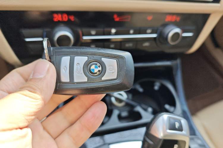 Used BMW 5 Series 2013 520Li Elegant Edition
