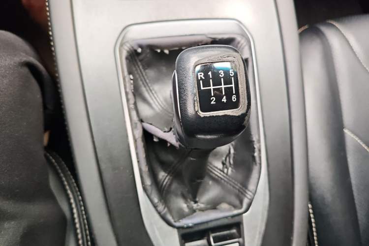 Used JETOUR X70M 2021 1.5T Manual Urban Partner Model 5 Seats
