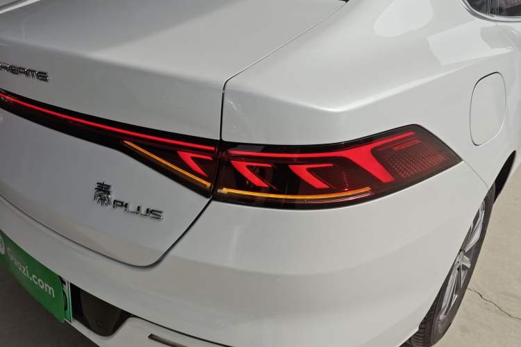 Used BYD Qin PLUS 2024 HONOR Edition DM-i 55KM Leading Model
