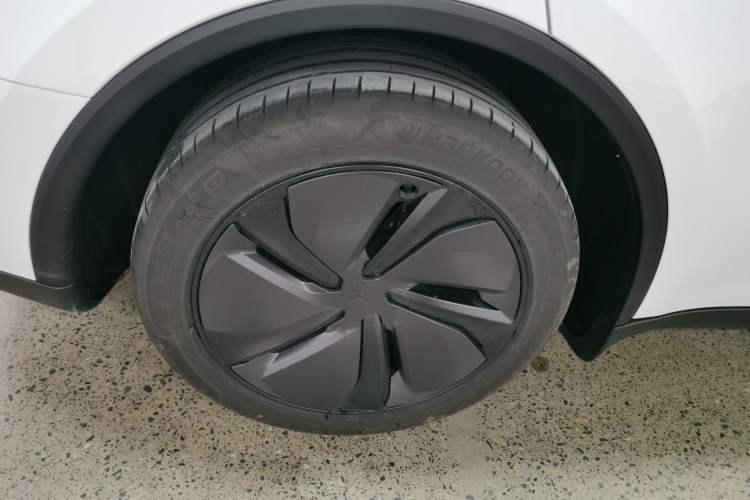 Used Tesla Model Y 2026 Long-Range All-Wheel-Drive Model