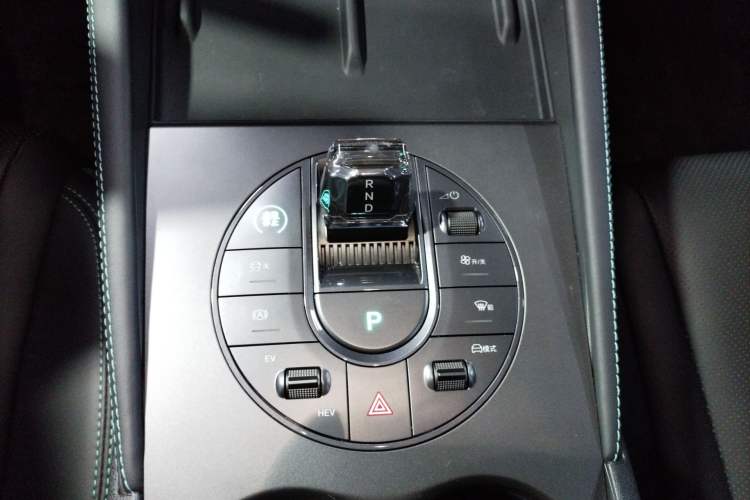 Used BYD Seal 06 New Energy 2024 DM-i 80KM Prestige Model Gear Lever