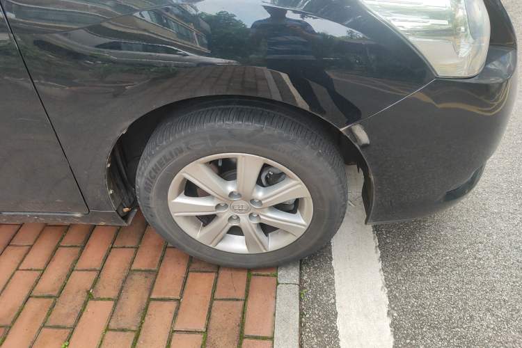 Used Toyota Verso 2014 Starlight 180E CVT Elite Edition Right Front Wheel Hub