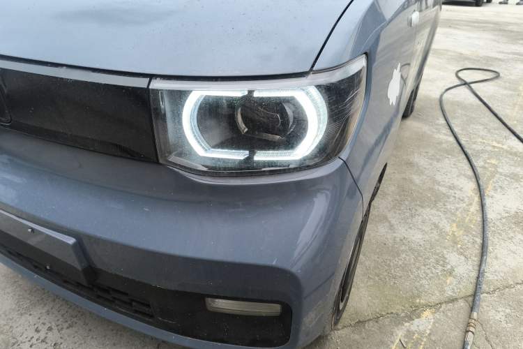 Used Wuling Hongguang MINIEV 2021 Macaron Fashion Edition Lithium-Ion Battery Left Front Headlight
