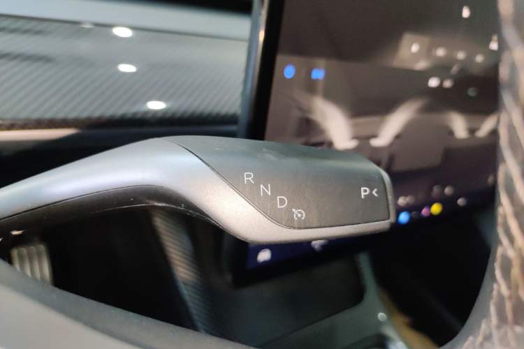 Used Tesla Model Y 2022 Long-Range All-Wheel-Drive Version Gear Lever