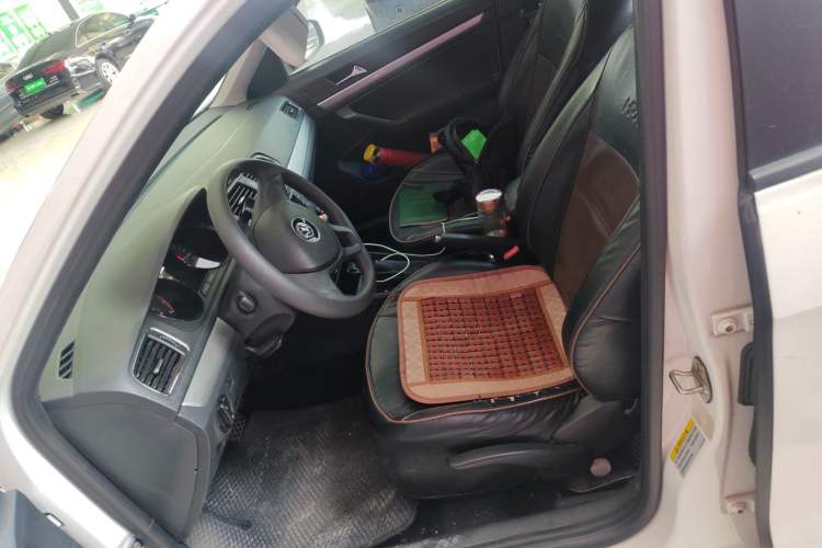 Used Volkswagen Gran Lavida 2015 1.6L Automatic Fashion Edition Left Front Seat