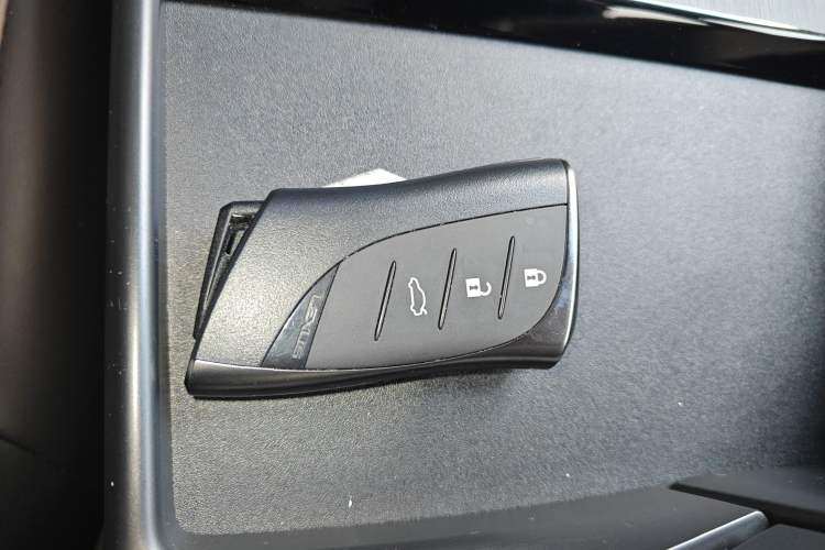 Used Lexus ES 2022 300h Excellence Edition