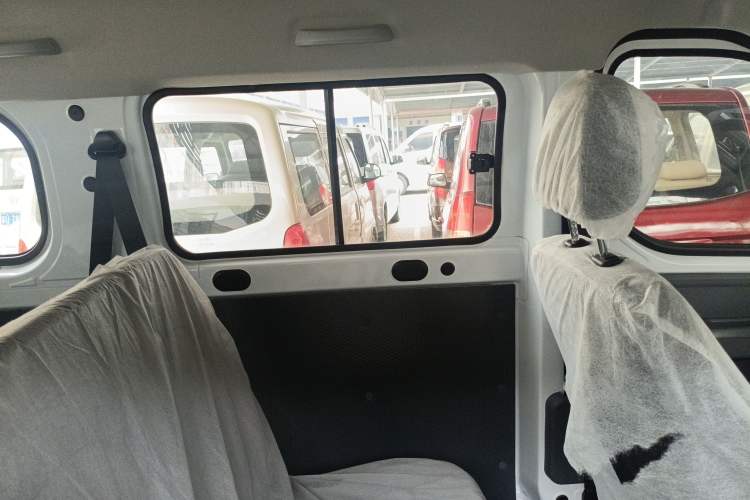 Used Wuling Yangguang 2025 Model 400km Bus Edition—Comfort Edition