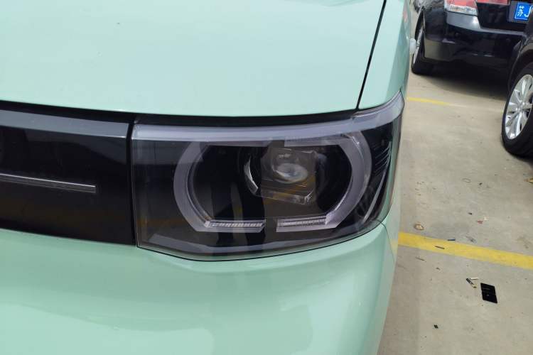 Used Wuling Hongguang MINIEV 2022 Macaron Premium Model – Lithium Iron Phosphate Left Front Headlight