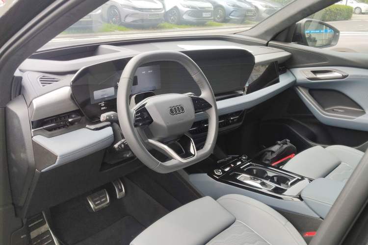 Used Audi Q6L e-tron 2026 First Launch Navigation Edition Center Console