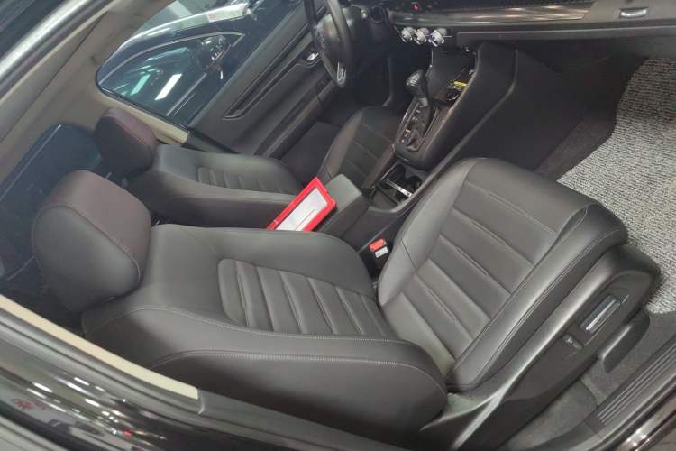 Used Honda CR-V 2023 240TURBO Two-Wheel-Drive Luxury Version 5 Seats
