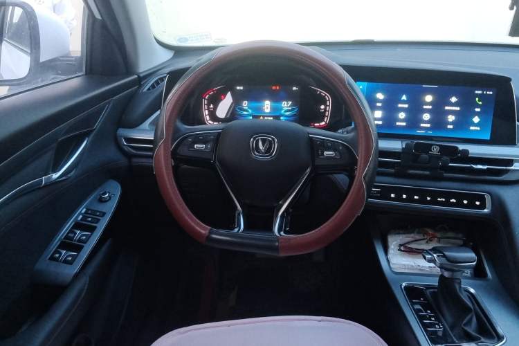 Used CHANGAN CS75 PLUS 2022 Classic Edition 1.5T Automatic Pioneer Model
