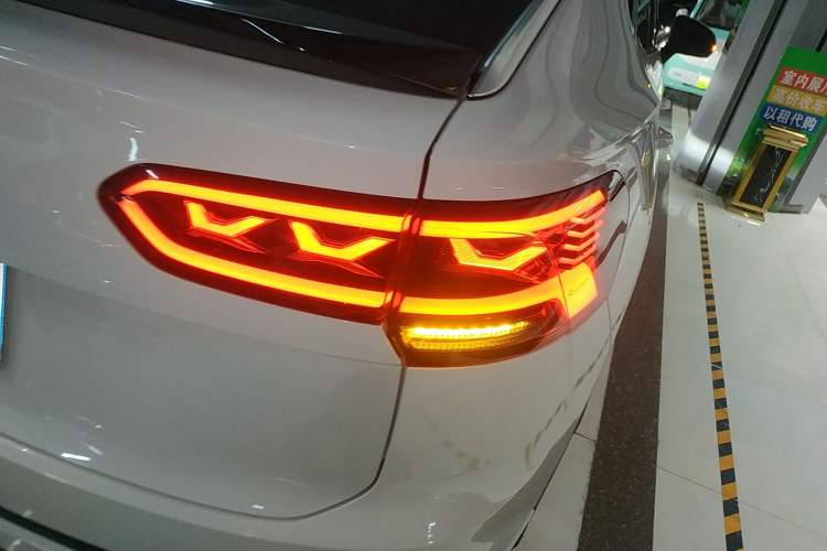 Used Volkswagen Tayron X 2020 330TSI Two-Wheel Drive Luxury Smart Connectivity Version Right Rear Taillight