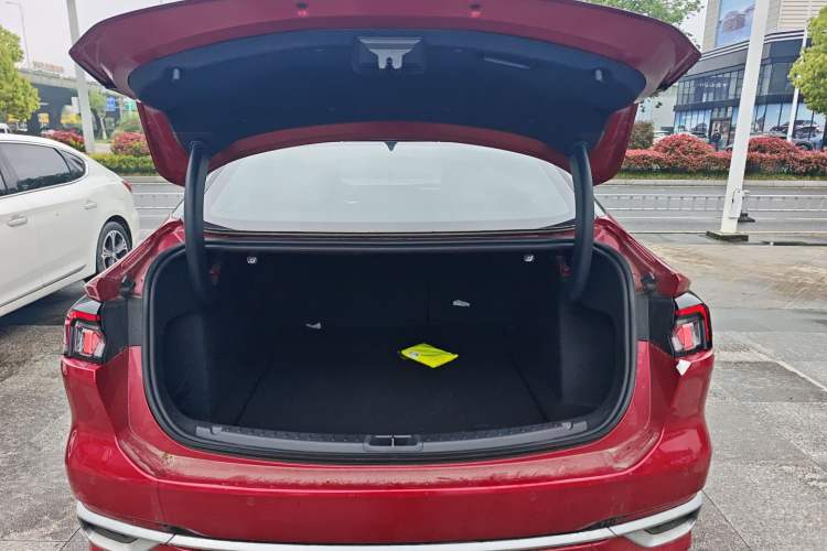 Used Ford Mondeo 2025 2.0T EcoBoost Ultimate Edition Trunk