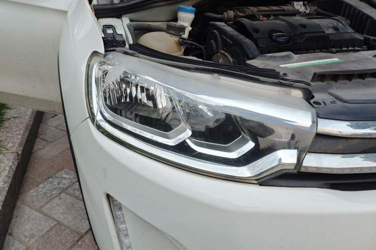 Used Citroen C3-XR 2015 1.6L Automatic Fashion Model Right Front Headlight