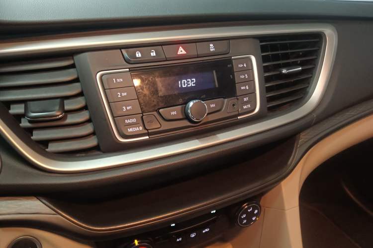 Used Buick GT 2019 15T Dual-Clutch Advanced Version China VI Standard Audio And AC Panel