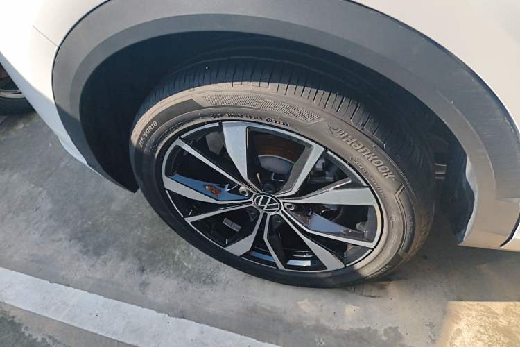 Used Volkswagen T-ROC 2023 300TSI DSG Two-Wheel-Drive Chen Guang Edition Exterior 5