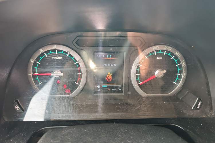 Used FORTHING Lingzhi 2019 M5L 1.6L 7-Seater Luxury Model China VI Standard
