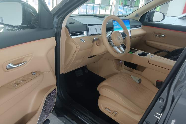 Used Landian E5 PLUS 2026 Model 165km Long-Range First-Adoption Version Ultra 5-seater