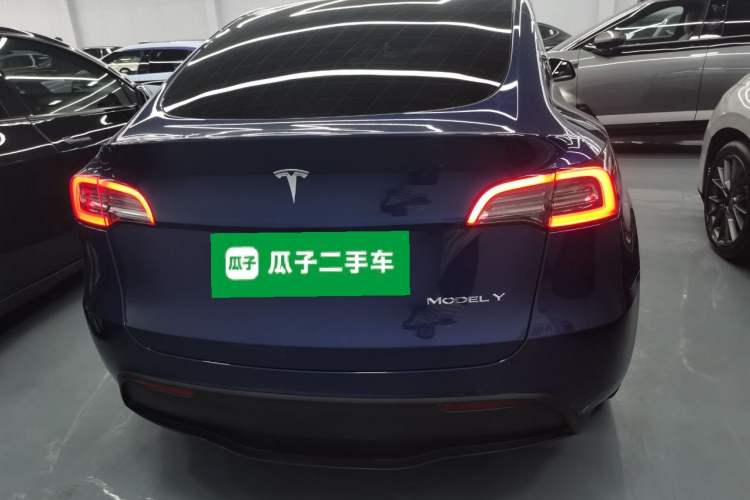 Used Tesla Model Y 2021 Long-Range All-Wheel-Drive Version 3D7