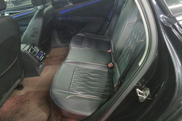 Used Volkswagen Passat 2020 Revised Version 330TSI Luxury Edition China VI Standard