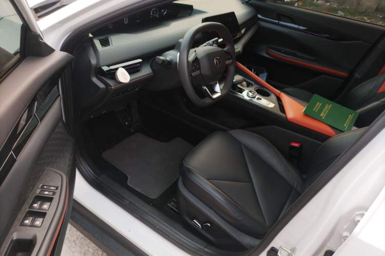 Used Changan UNI-V 2022 1.5T Prestige Version