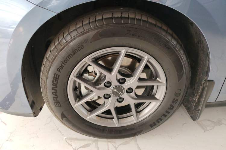 Used BYD Seal 06 New Energy 2024 DM-i 80KM Luxury Model Left Front Wheel Hub