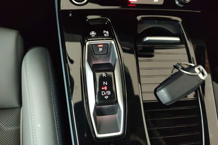 Used Audi Q6L e-tron 2026 First Launch Navigation Edition Gear Lever