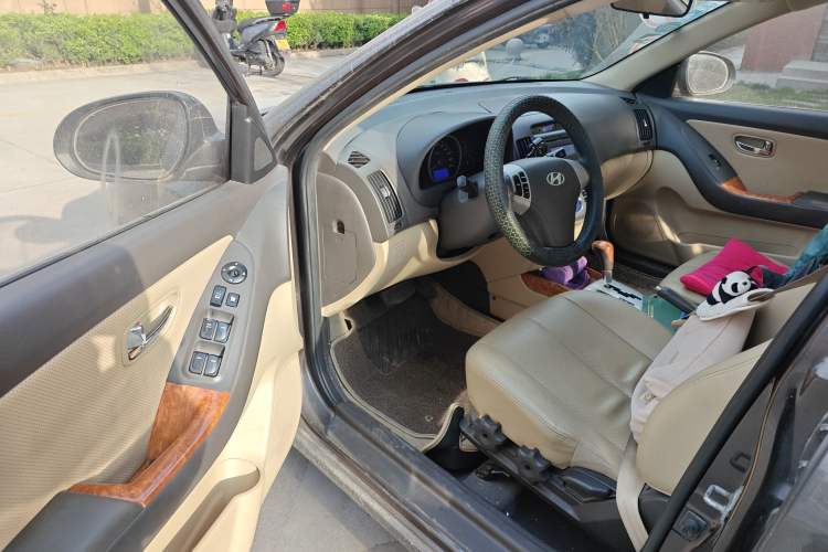 Used Hyundai Celesta 2010 1.6L AT GLS Driver Seat