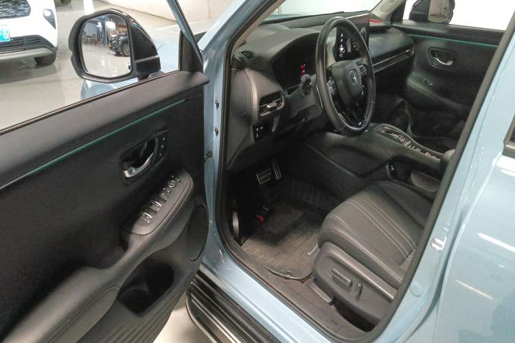 Used Honda ZR-V 2023 2.0L eHEV Sharp - Deluxe Edition Driver Seat