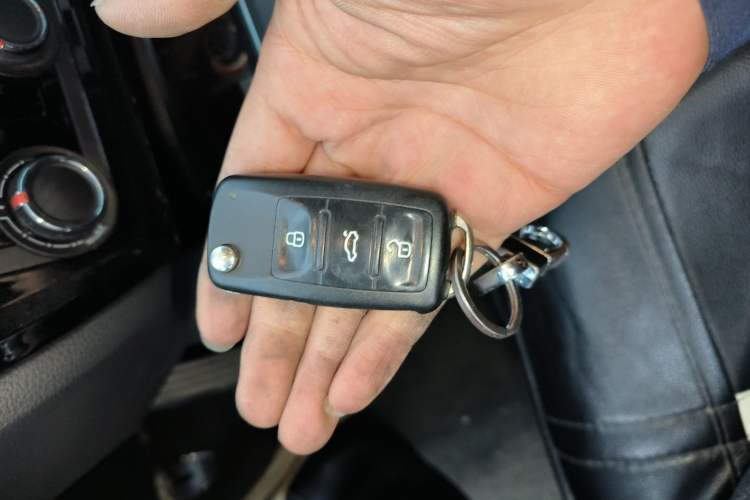 Used Volkswagen Sagitar 2015 1.6L Manual Comfort Model