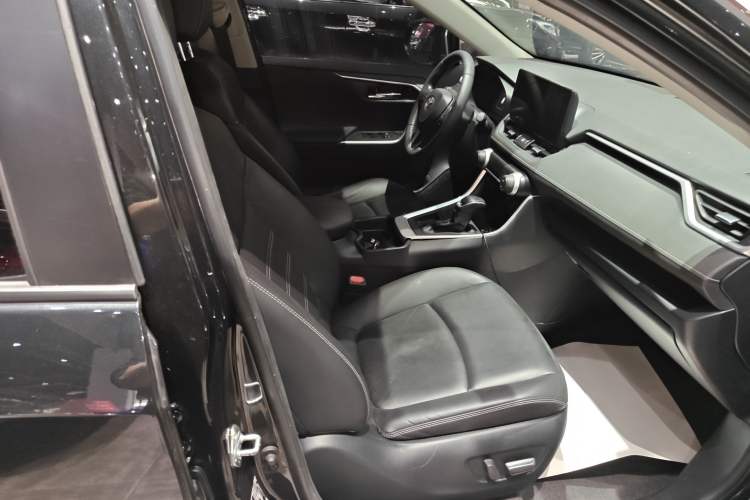 Used Toyota RAV4 2023 2.0L CVT Two-Wheel Drive Fashion Plus Edition