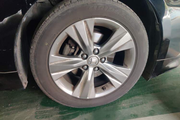 Used Toyota Crown 2015 2.0T Fashion Edition Right Front Wheel Hub
