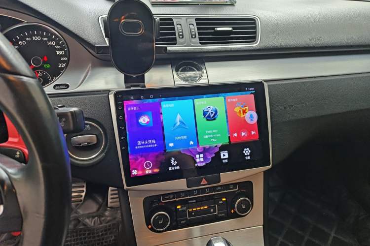 Used Volkswagen FAW-Volkswagen CC 2012 2.0 TSI Luxury Model Audio And AC Panel