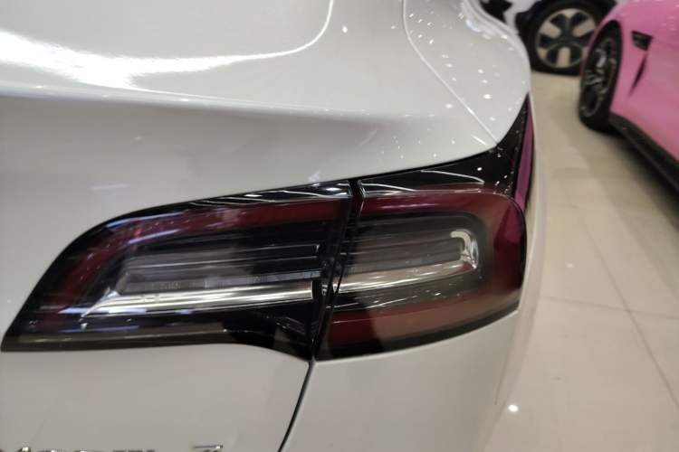 Used Tesla Model 3 2019 Standard Range Rear-Drive Upgraded Version Right Rear Taillight