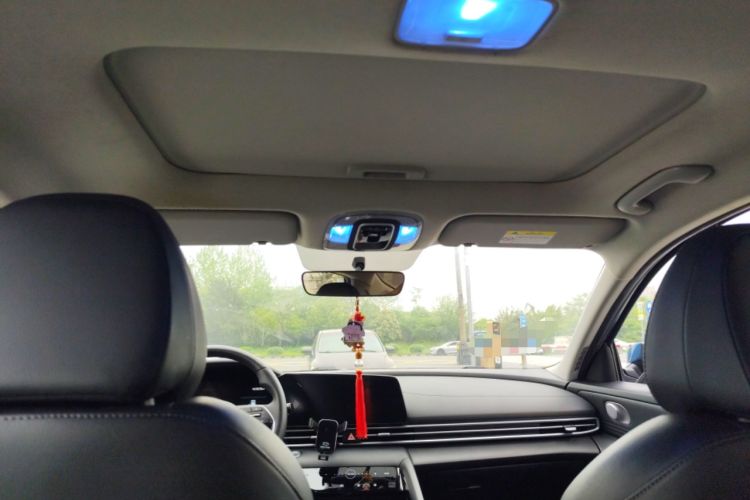 Used Hyundai Elantra 2022 1.5L CVT GLX Elite Edition Headliner