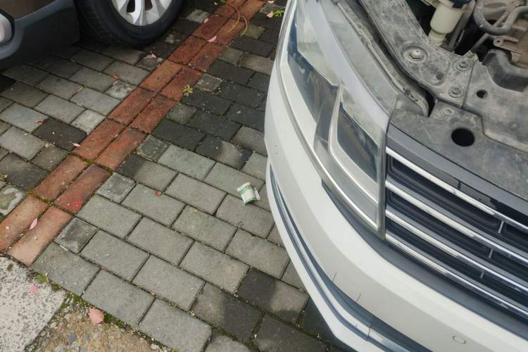 Used Volkswagen Lavida 2015 1.6L Automatic Comfort Edition Right Front Headlight