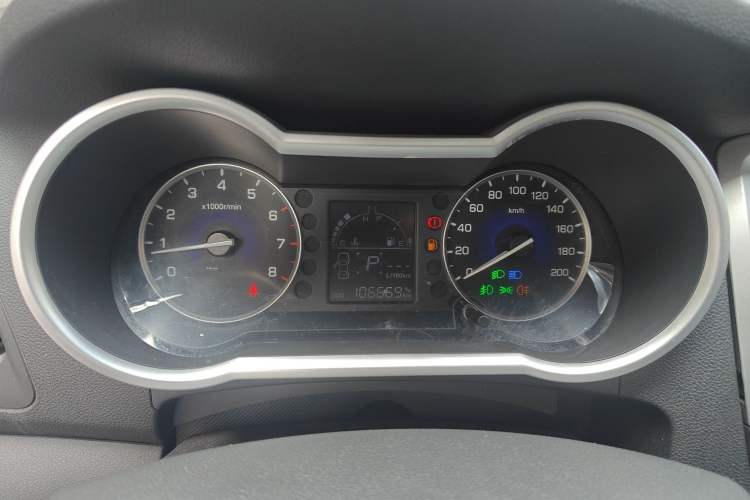 Used Dongfeng Aeolus AX3 2016 1.5L Automatic ZhiKu Model
