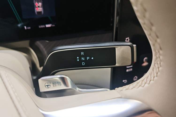 Used Denza Z9 2024 1100 km All-Wheel-Drive Ultra Version