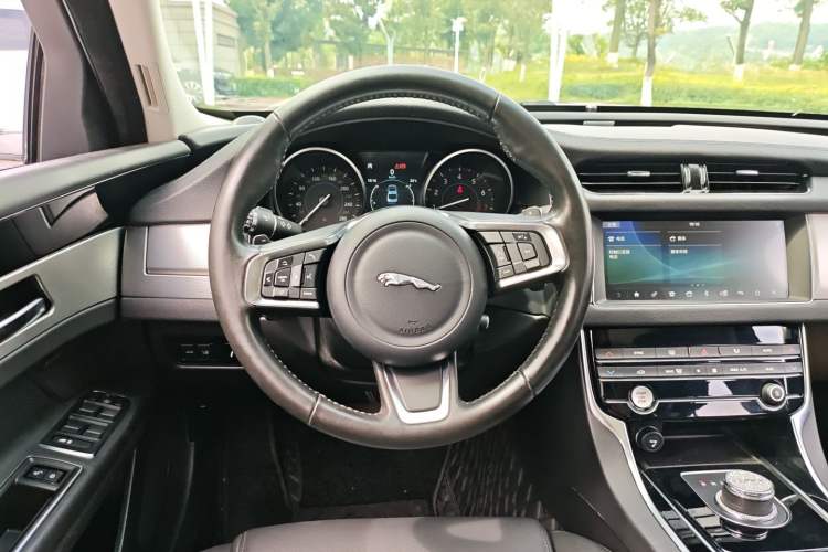 Used Jaguar XFL 2019 XFL 2.0T 200PS Two-Wheel-Drive Luxury Edition
