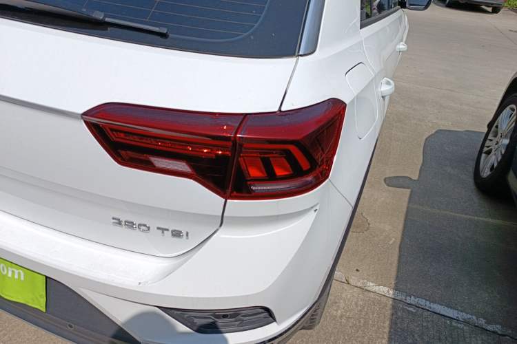 Used Volkswagen T-ROC 2021 280TSI DSG Two-Wheel Drive Comfort Connect 30th Anniversary Edition