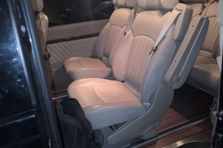 Used Mercedes-Benz Viano 2015 3.0L Partner Edition
