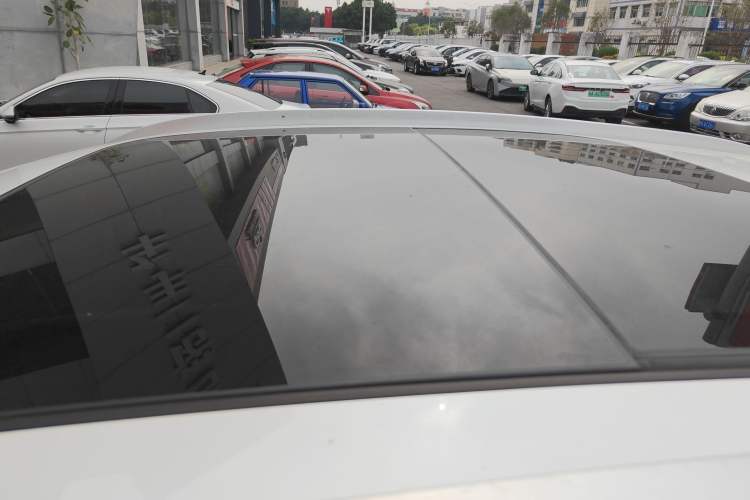 Used Haval H4 2019 Red-Label 1.5 GDIT DCT Luxury Smart Connectivity Model Roof