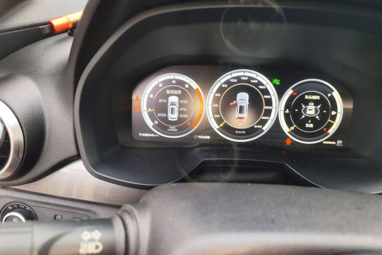 Used Wey VV7 2017 2.0T Flagship Model Odometer Close Up